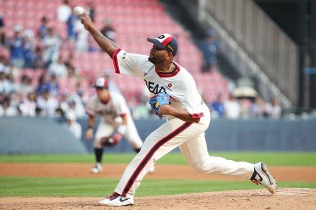 프로야구 키움은 19일 외국인 타자 야시엘 푸이그를 내보내고 외국인 투수 라울 알칸타라를 영입했다고 발표했다. 뉴시스