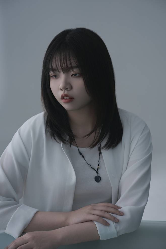 제48회 ‘오늘의 작가상’ 수상자 윤강은 작가. [민음사]