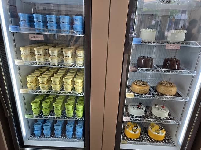 서울 강남구 벤슨 1호점에서 판매 중인 제품들. 정석준 기자