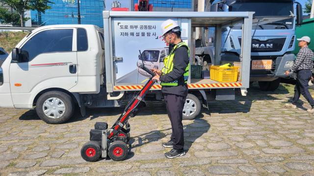 ▲경주시, APEC 정상회의 대비 보문관광단지 땅 꺼짐 점검 ⓒ경주시