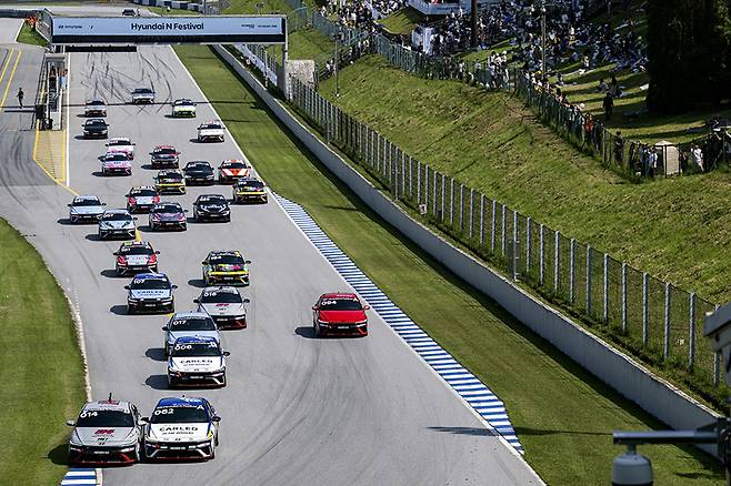 현대 N 페스티벌 N2 마스터즈 클래스 스타트 장면. 사진: 웨이브진(WVZine)