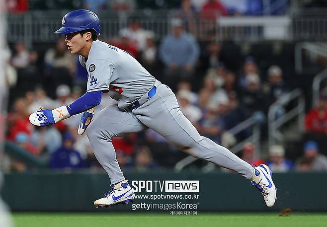 ▲ 다저스는 1250만 달러의 금전적 손실을 감수하더라도 김혜성을 로스터에 남기는 게 팀에는 더 큰 득이 될 것이라 결단했다.