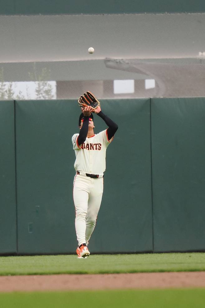 샌프란시스코 자이언츠 외야수 이정후가 19일 미국 캘리포니아주 샌프란시스코의 오라클파크에서 열린 2025 미국프로야구 메이저리그 애슬레틱스와의 홈경기에 3번타자 겸 중견수로 선발 출전해 4타수 무안타를 기록했다. REUTERS 연합뉴스