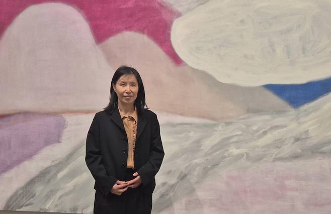 윤종숙 작가  (서울=연합뉴스) 황희경 기자 = 서울 창성동 리안갤러리 서울에서 개인전을 여는 윤종숙 작가. 2025.5.19. zitrone@yna.co.kr