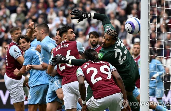노팅엄과 웨스트햄의 경기 장면 [로이터=연합뉴스]