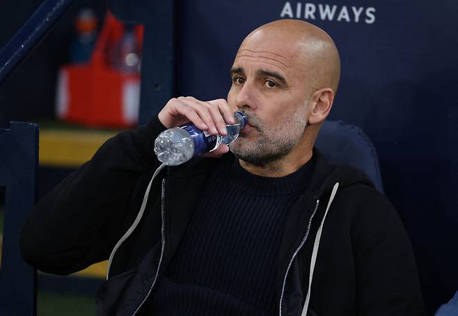 2025년 4월 22일(현지 시간), 영국 맨체스터 에티하드 스타디움, 맨체스터 시티의 펩 과르디올라 감독이 경기 시작 전에 모습을 드러내고 있다