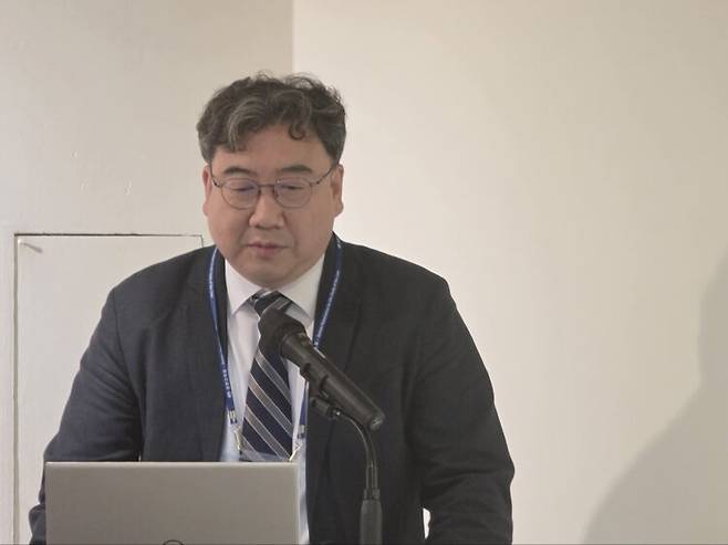 기자간담회에서 발표하는 김종만 한국간담췌외과학회 준비위원장. [사진=김다정 기자]