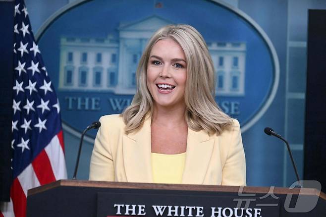 캐롤라인 레빗 백악관 대변인이 19일(현지시간) 워싱턴DC 백악관 브래디 브리핑룸에서 열린 언론 브리핑에서 질문에 답하고 있다. 2025.05.19 ⓒ AFP=뉴스1 ⓒ News1 류정민 특파원