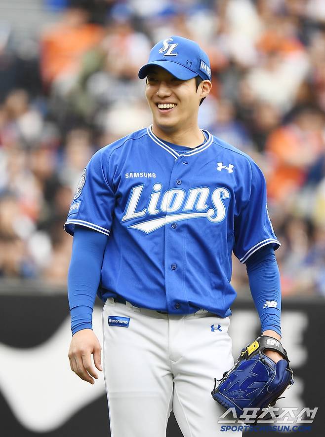 6일 대전 한화생명볼파크에서 열린 삼성-한화전. 2회말 무사 원태인이 노시환에게 내야안타를 허용한 후 웃고 있다. 대전=정재근 기자 cjg@sportschosun.com/2025..5.6/