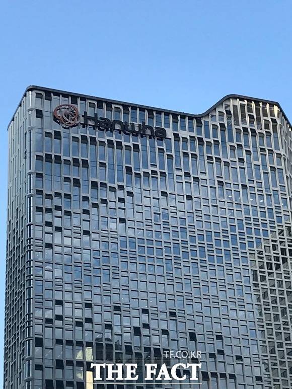 미국 주거용 태양광 시장의 성장 가능성이 점쳐지면서 한화솔루션이 반사 이익을 볼 수 있다는 기대감이 커지고 있다. /더팩트 DB