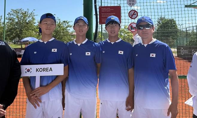 2025 주니어 데이비스컵 지역 최종 예선에 출전한 대표팀(김동재, 김동민, 조민혁, 윤용일 감독 왼쪽부터)