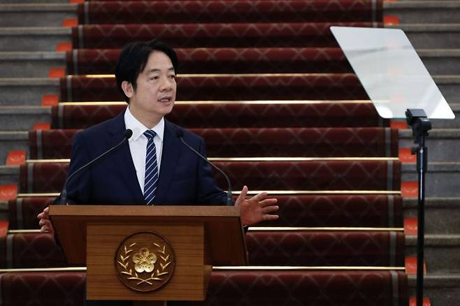 대만 라이청더 총통이 5월 20일 대만 타이베이 집무실에서 기자회견하고 있다. 이날 라이 총통은 취임 1주년 기념 회견에서 양안 정치, 경제를 포함한 다양한 이슈에 대한 의견을 밝혔다. EPA연합뉴스