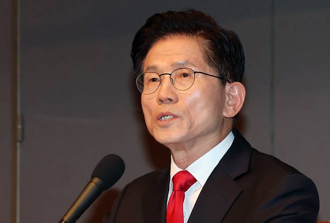 김문수 국민의힘 대선 후보가 8일 서울 중구 프레스센터에서 열린 관훈클럽 토론에 참석해 기조연설을 하고 있다. /뉴스1