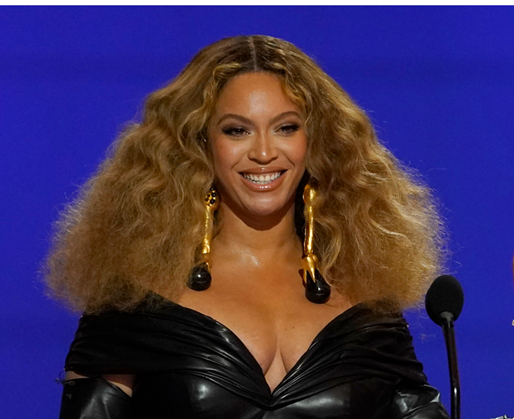 가수 비욘세가 지난 2021년 3월 14일 그래미 시상식에 참석하고 있다. ⓒAP/뉴시스