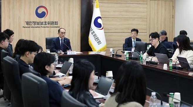 고학수 개인정보보호위원회 위원장이 27일 서울 종로구 정부서울청사에서 개인정보위원회 출입기자단 정례 브리핑을 하고 있다. 2025.3.27/뉴스1 ⓒ News1 임세영 기자 /사진=뉴스1