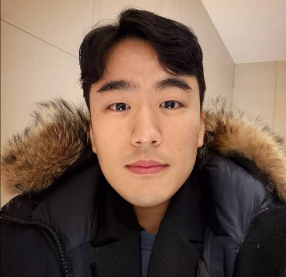 황희두 노무현재단 이사가 허은아 개혁신당 전 대표의 이재명 더불어민주당 대선 후보 지지를 환영하며, 이준석 개혁신당 대선 후보를 비판했다. 사진은 황 이사. [사진=황희두 페이스북]