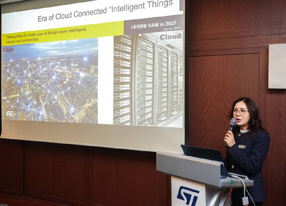 최경화 ST마이크로일렉트로닉스 이사가 20일 서울 서초구 노보텔 앰버서더 강남 호텔에서 열린 신제품 발표 기자간담회에서 인사말을 하고 있다. [사진=ST마이크로일렉트로닉스]