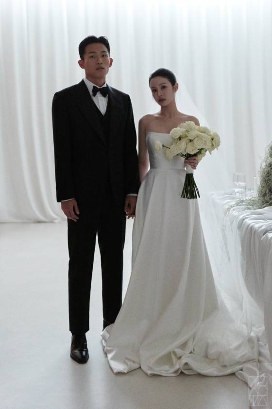 독일 프로축구 분데스리가 FC 우니온 베를린에서 활약 중인 국가대표 정우영(26)이 배우 이광기(57)씨의 맏딸 연지(26)씨와 오는 6월 15일 결혼한다. 사진 이광기