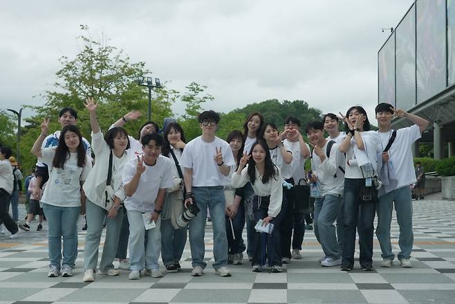 우리들의크리스천커뮤니티 소속 봉사단체 우크브릿지의 청년들. 우리들의크리스천커뮤니티 제공