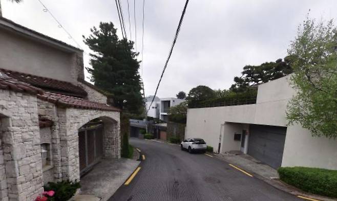 서울 성북구 성북동 일대 고급 주택 단지 전경  [네이버지도 거리뷰]