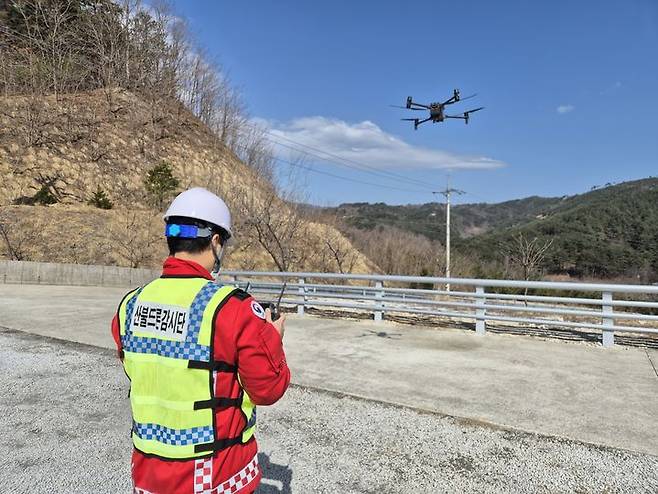[양양=뉴시스] 양양국유림관리소가  봄철 산불조심기간 동안 드론을 활용해 산림 내 불법행위 집중 단속을 실시하고 있다.(사진=양양국유림관리소 제공)photo@newsis.com *재판매 및 DB 금지