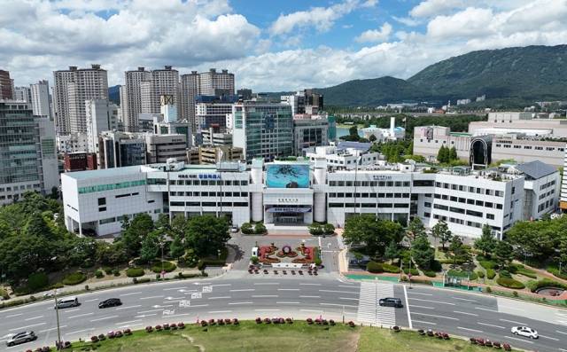 창원시청 전경. 창원시 제공