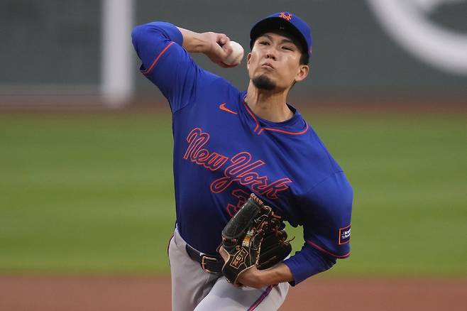 뉴욕 메츠 센가 고다이가 20일 보스턴전에 선발 등판, 힘차게 던지고 있다. AP연합뉴스