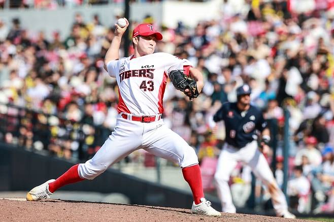 ▲ 타구에 맞아 결국 2군으로 내려간 김건국 ⓒKIA타이거즈