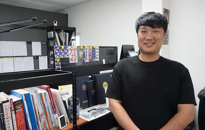 (주)공간진열대는 중부권을 대표하는 '파레트 랙 시스템' 전문업체다. 유호기 대표는 물류창고 등 내부 공간 설계를 위해 전국 곳곳을 누비고 있다. /김흥수 기자