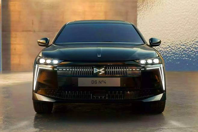 DS N 4