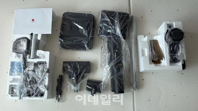 로보락 F25 에이스 콤보 박스 내부 구성품.