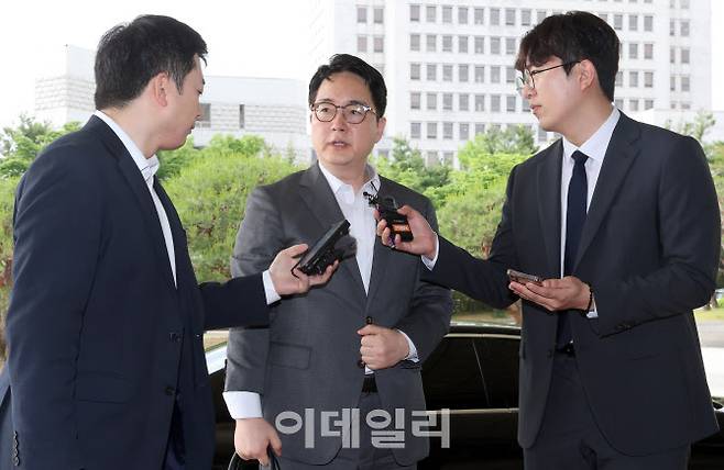 이창수 서울중앙지검장과 조상원 중앙지검 4차장검사가 사의를 표명한 가운데 심우정 검찰총장이 21일 서울 서초동 대검찰청으로 출근을 하며 취재진의 질의에 답하고 있다. (사진=이데일리 방인권 기자)