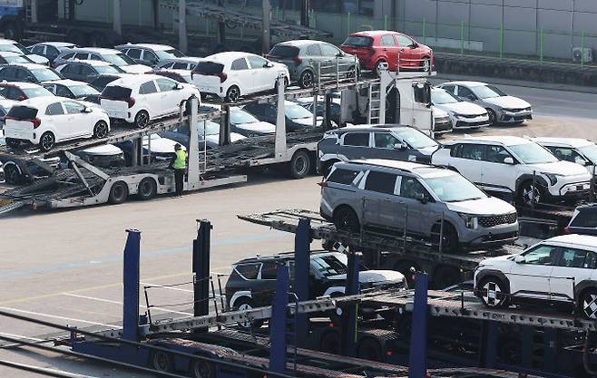 경기도 평택항에 수출용 자동차가 세워져 있다. (사진=연합뉴스)