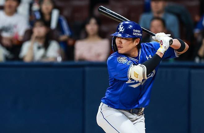 삼성 라이온즈 류지혁은 21일 열린 서울 고척스카이돔에서 열린 키움 히어로즈와의 KBO리그 원정 경기에서 결승타를 때려 팀의 6-1 승리를 이끌었다. (삼성 라이온즈 제공)