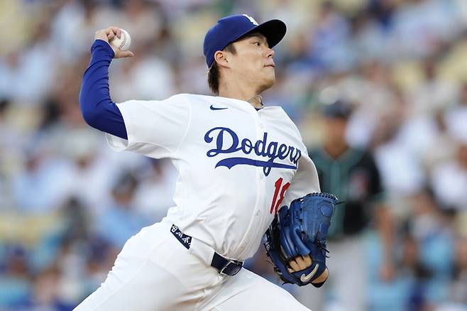 야마모토는 21일 애리조나전 7이닝 1안타 무실점 호투를 펼쳤다. 사진 | EPA 연합뉴스