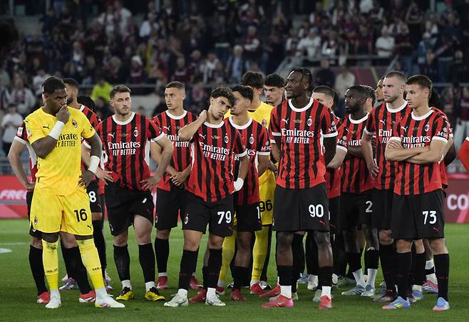 지난 14일 볼로냐와 코파 이탈리아 결승전을 치른 AC밀란. FC온라인에서는 라이선스 문제로 밀라노FC로 부르고 있다. 사진 | 로이터 연합뉴스