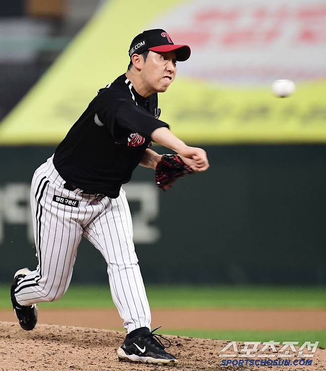 18일 인천 SSG랜더스필드에서 열린 KBO리그 SSG와 LG의 경기. 투구하고 있는 LG 박명근. 인천=송정헌 기자songs@sportschosun.com/2025.04.18/