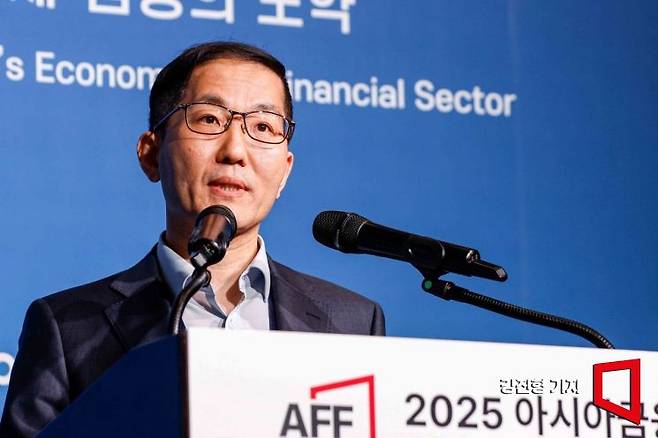 이동기 딜로이트컨설팅코리아 파트너가 21일 서울 중구 조선호텔에서 아시아경제 주최로 열린 '2025 아시아금융포럼'에 참석해 ‘트럼프 2.0 시대, 가상자산 글로벌 동향 및 가상자산 기반 사업화 제언’이란 주제로 특별강연 하고 있다. 2025.5.21. 강진형 기자