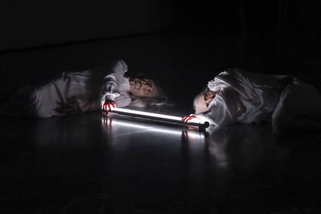 GS아트센터 '죽음의 무도: 내일은 물음이다'에 사용된 더미   [사진 제공= GS아트센터]