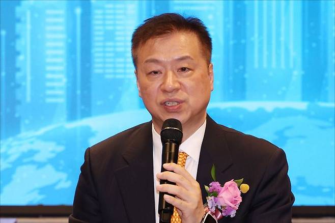 김주영 법무법인 한누리 대표변호사가 21일 오전 서울 여의도 CCMM빌딩 컨벤션홀에서 '글로벌 경쟁력 강화를 위한 법제 및 금융 혁신 전략'을 주제로 열린 2025 글로벌 금융비전 포럼에서 주제토론을 하고 있다. ⓒ데일리안 홍금표 기자