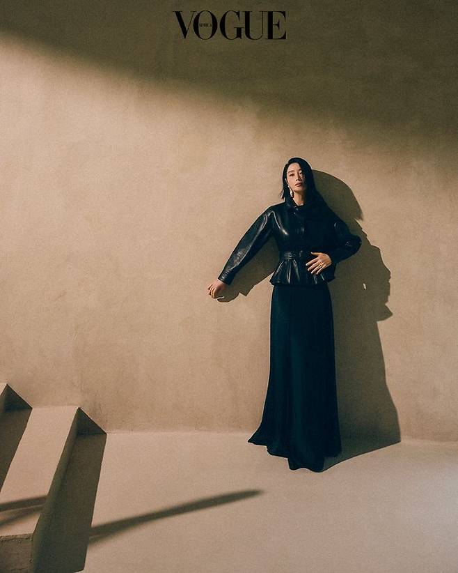 글로벌세아 그룹 계열사인 S&A가 전개하는 타임리스 클래식(TIMELESS CLASSIC) 여성복 존스(JONS)가 배우 김혜수와 함께한 ‘Bohemian Dreams’ 화보를 21일 공개했다.ⓒ글로벌세아