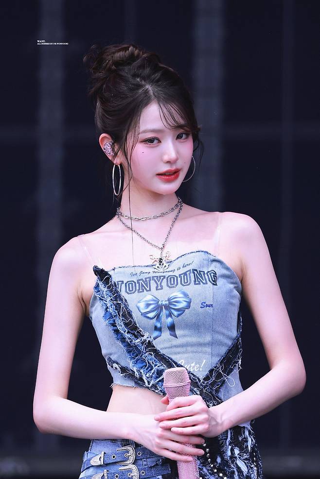 5d57ae28783af2d1e834fa90aab49bc8d51569fd.jpg 평소 땀이 거의 없다는 장원영이 땀범벅이 된 날