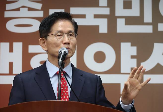김문수 국민의힘 대선 후보가 20일 서울 양천구 한국예총회관에서 열린 한국예술문화단체총연합회·국민의힘 정책협약식에서 인사말을 하고 있다. 뉴시스