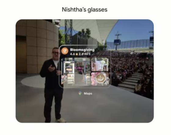 20일(현지시간) 미국 캘리포니아 마운틴뷰에서 열린 연례 개발자 회의 'I/O 2025' 무대에 오른 구글 직원이 쓴 스마트안경 프로토타입 화면. '아까 커피를 샀던 카페가 어디였지?' 묻자 바로 화면에 구글 맵에 나와있는 카페 주소를 띄워준다. 사진 유튜브 캡처