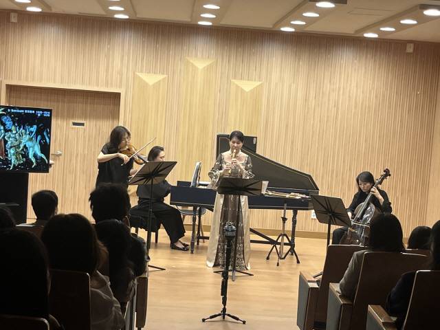 ▲ 춘천 출신 리코디스트 신윤희가 최근 춘천교대 이룸홀에서 독주회를 열었다.