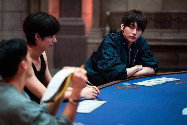 정현규(오른쪽)가 데블스 플랜: 데스룸 최종 우승자가 됐다. 넷플릭스 제공