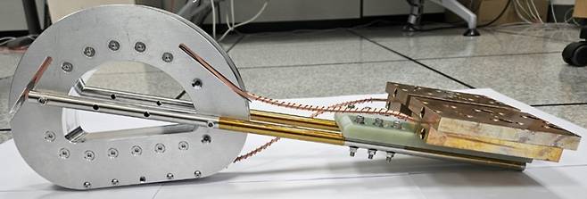 D자형 고온초전도 코일 시제품. 한국핵융합에너지연구원