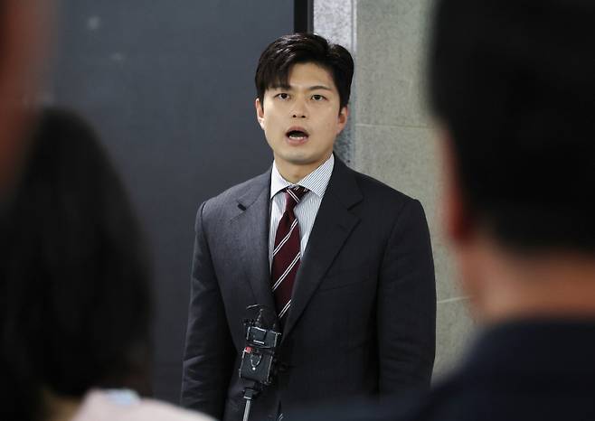 김용태 국민의힘 비상대책위원장이 21일 서울 여의도 국회 의원회관에서 행사를 마치고 나오며 취재진의 질문에 답변하고 있다. 연합뉴스