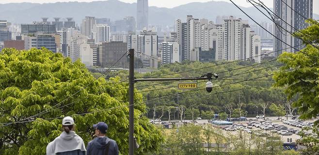 서울 성동구에서 바라본 서울숲·강남·송파 일대의 모습. [연합]