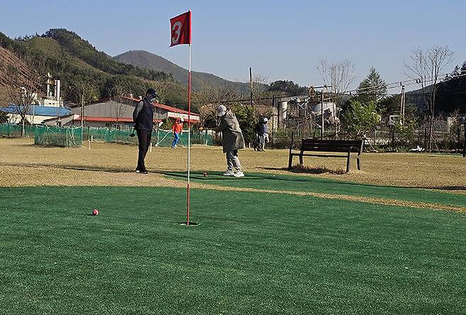 태백시 백산지역에 조성된 9홀 규모 파크골프장 모습. 고원스포츠특구 태백의 현실이다.(사진=뉴시스) *재판매 및 DB 금지